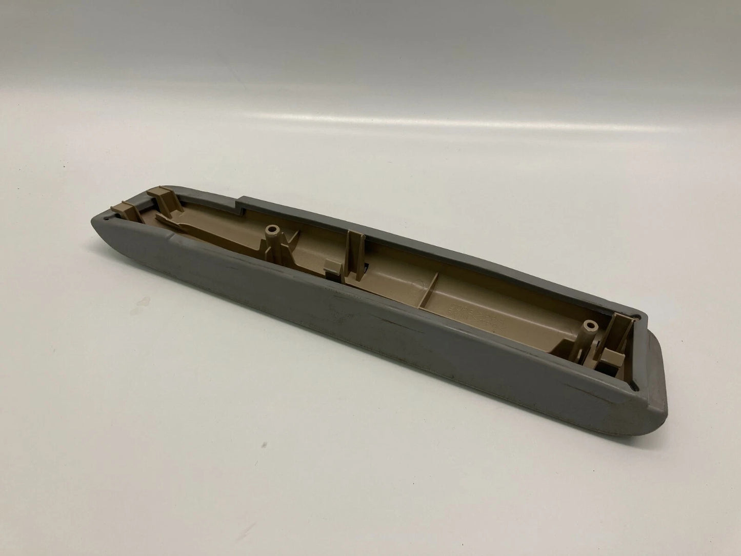 05 06 07 08 09 CHEVROLET EQUINOX RIGHT SIDE INTERIOR DOOR ARMREST ARM REST OEM