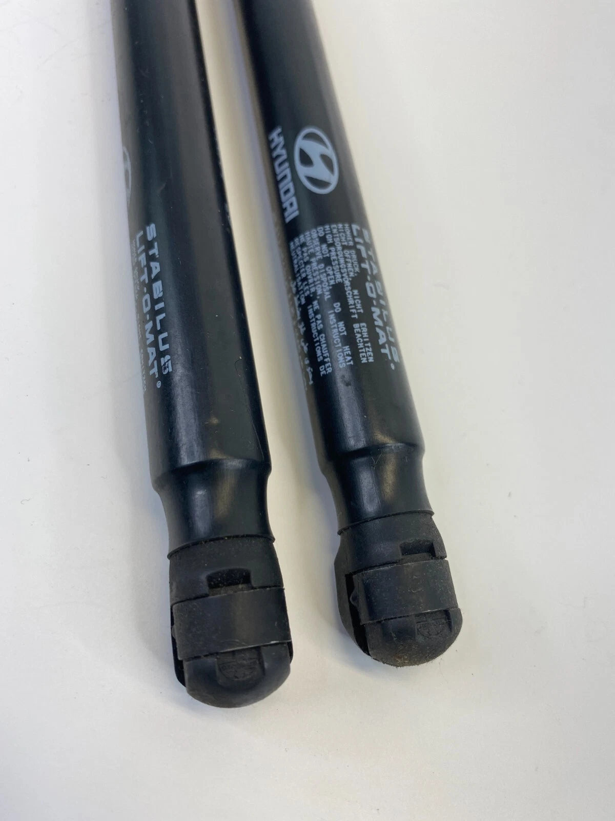 2001-2005 HYUNDAI SONATA DECKLID TRUNK SUPPORT SHOCK STRUT LIFT CYLINDER PAIR