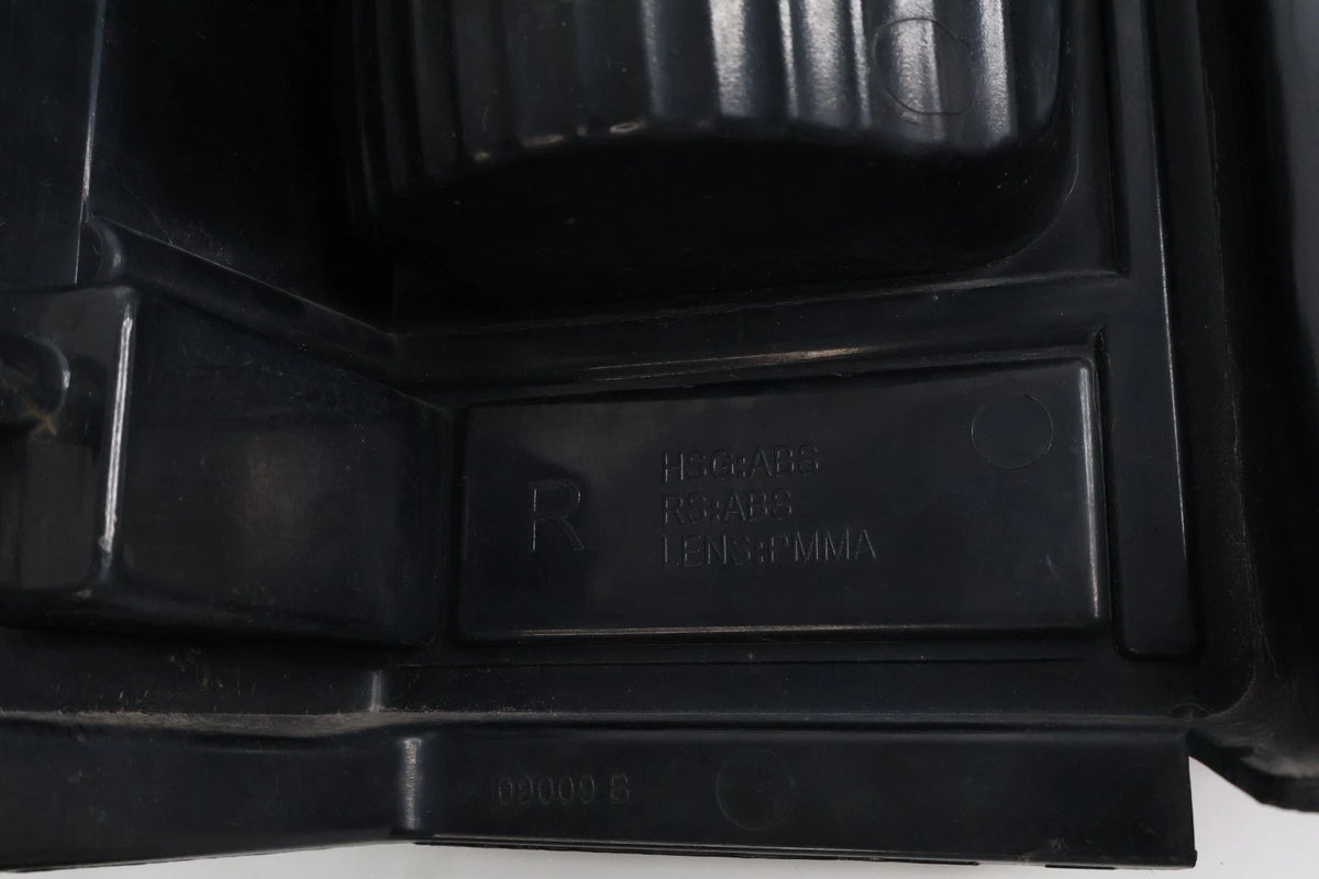 2006-2010 HUMMER H3 REAR RIGHT SIDE OUTER TAILLIGHT TAIL LAMP "AFTER MARKET"