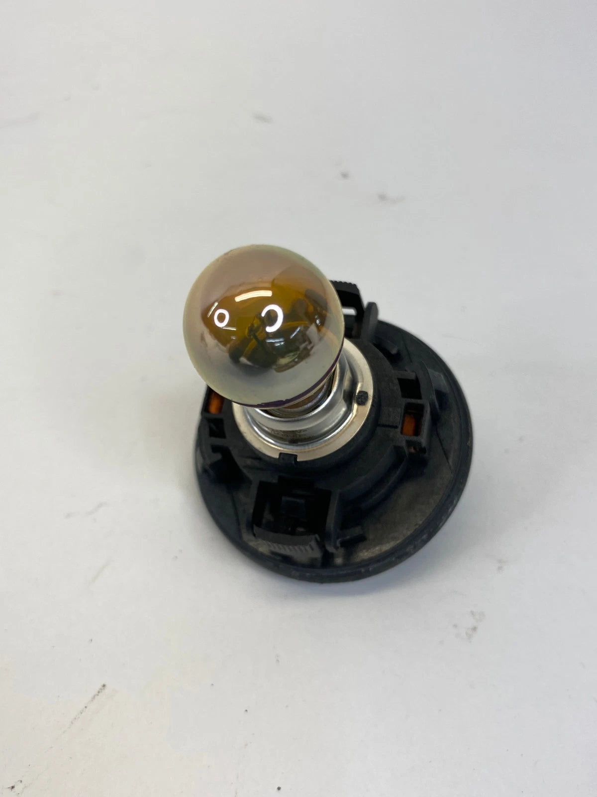 2008 BMW 335XI FRONT TURN SIGNAL LIGHT BULB WITH SOCKET HOLDER OEM 1300610092