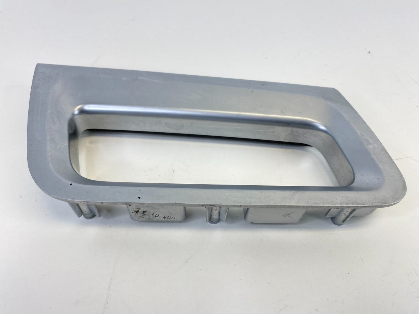 2008 2009 2010 Saturn Vue Rear Left Side Interior Door Pull Handle Trim Bezel