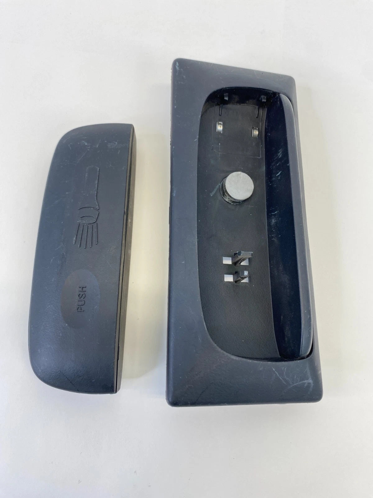 2011-2017 DODGE DURANGO FLASH LIGHT FLASHLIGHT CHARGEABLE HAND LAMP OEM