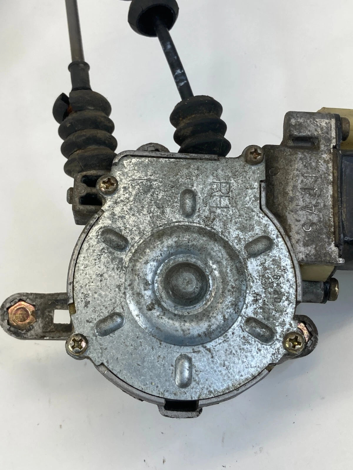 1998 1999 2000 HYUNDAI ELANTRA SEDAN REAR RIGHT SIDE POWER DOOR WINDOW MOTOR OEM