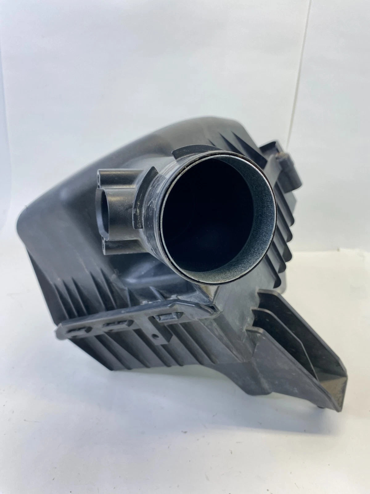 2012-2017 CHEVROLET SONIC AIR CLEANER FILTER BOX INTAKE HOUSING 95969687 OEM