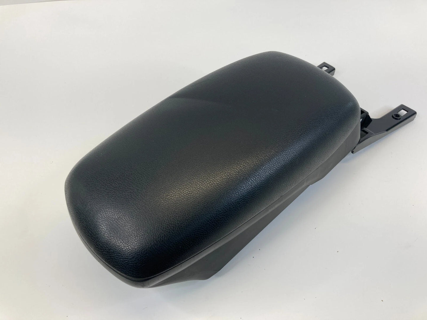2011-2013 HYUNDAI ELANTRA CENTER CONSOLE ARMREST ARM REST LID COVER 84622-3X000