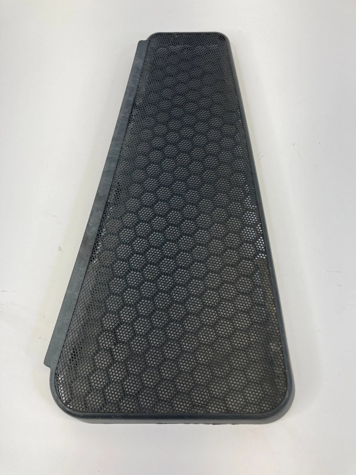 12-18 FORD FOCUS FRONT RIGHT WINDSHIELD SCUTTLE GRILLE COVER TRIM BM51-A02216-A