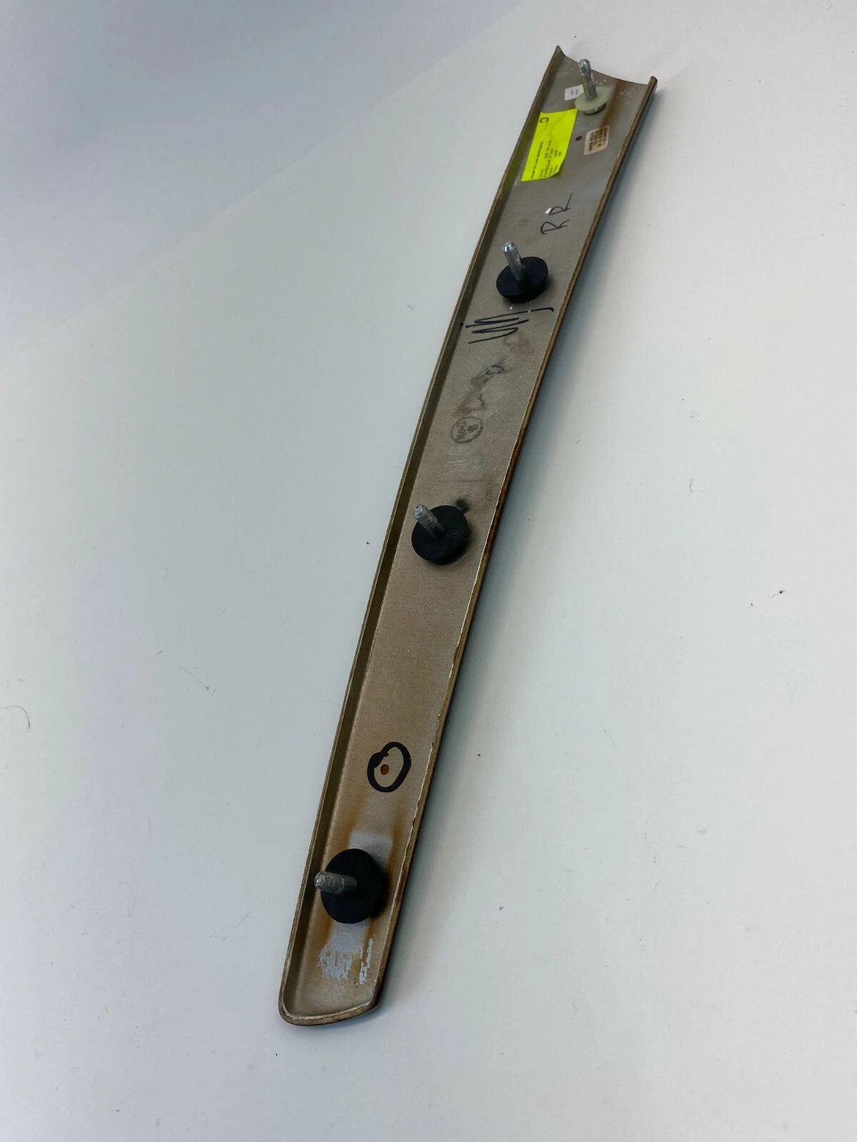 06 07 MERCEDES-BENZ C280 FRONT RIGHT DOOR MOLDING INNER PILLAR TRIM 2037201822