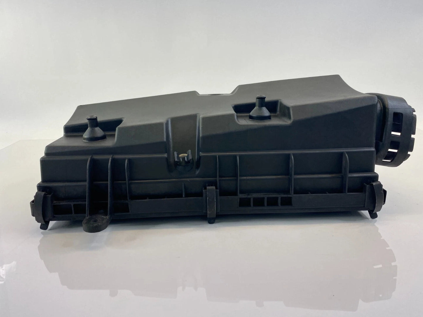 2007 2008 2009 2010 BMW X5 3.0L L6 AT AIR CLEANER FILTER BOX LOWER COVER HOUSING