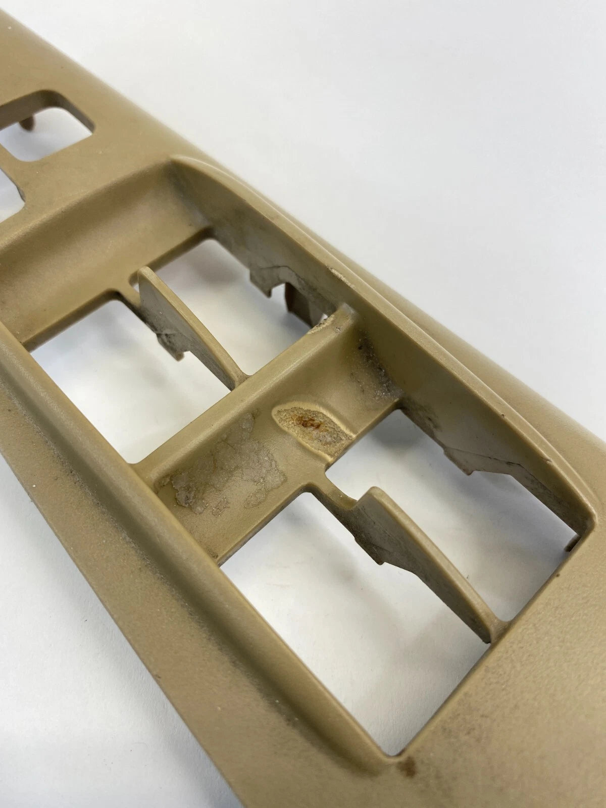 03-08 TOYOTA COROLLA FRONT LEFT DRIVER DOOR WINDOW SWITCH BEZEL TRIM 7423202320A