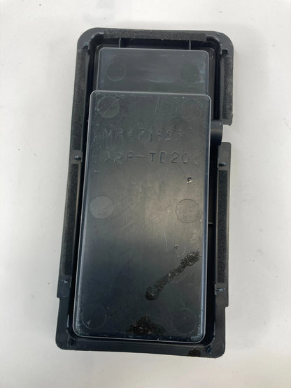 2000-2004 MITSUBISHI MONTERO SPORT CENTER CONSOLE STORAGE TRAY UNIT OEM MR471865
