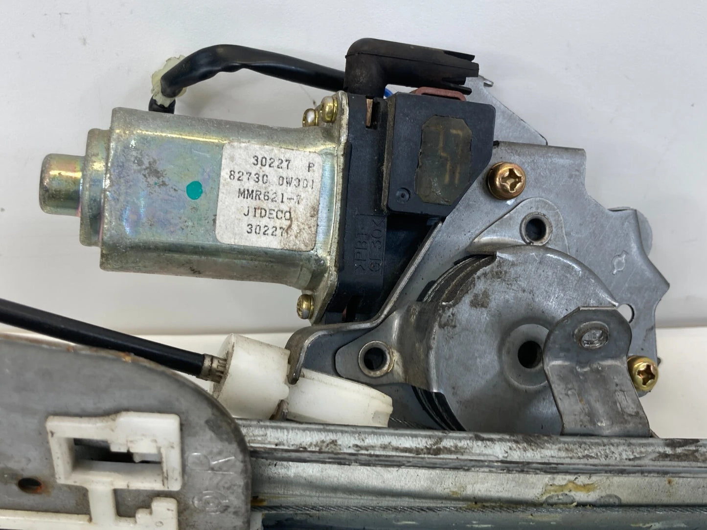 2001-2004 NISSAN PATHFINDER REAR RIGHT SIDE DOOR WINDOW MOTOR W/ REGULATOR OEM