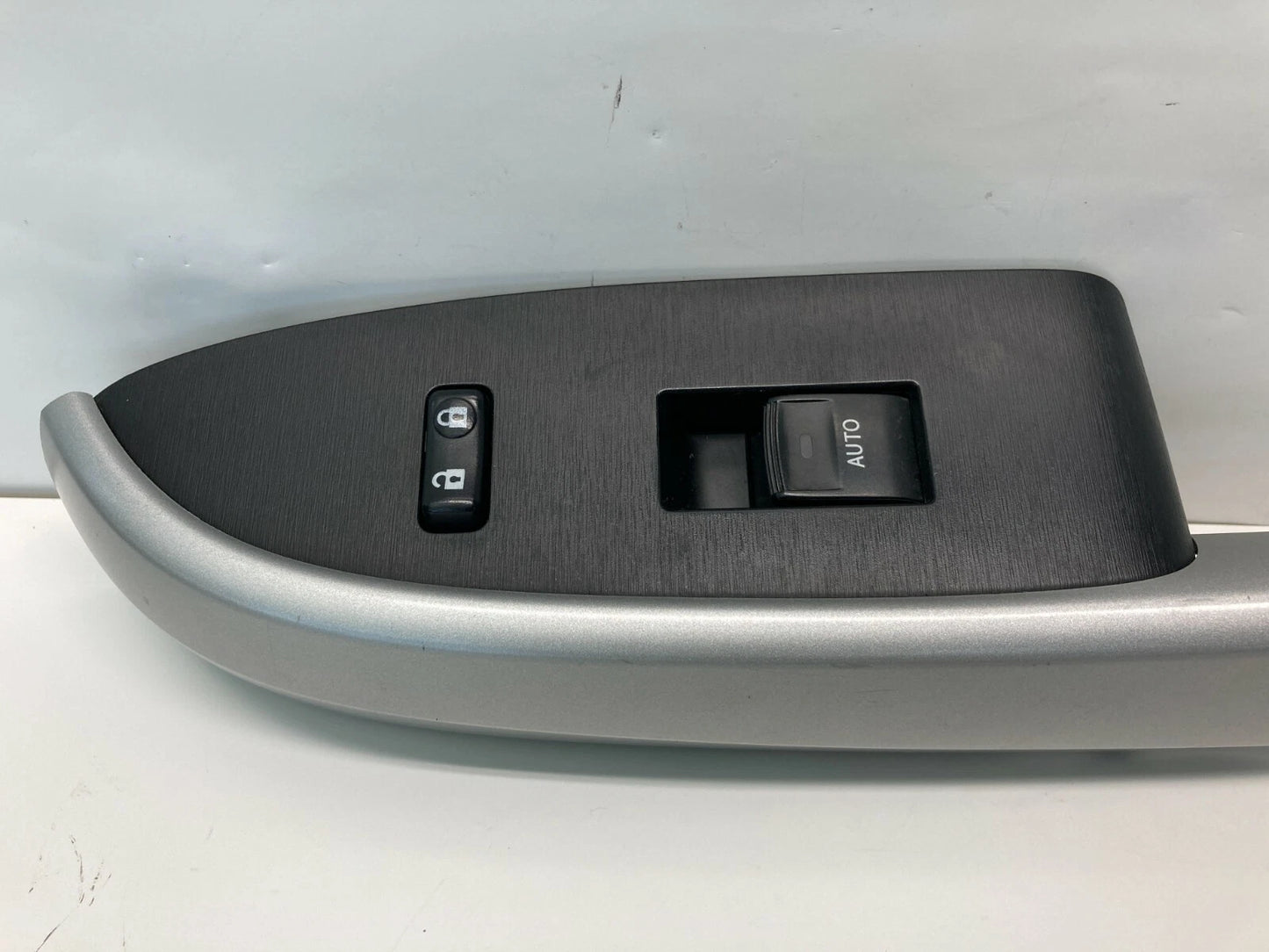 2010-2015 TOYOTA PRIUS FRONT RIGHT PASSENGER POWER WINDOW SWITCH 74231-47120 OEM