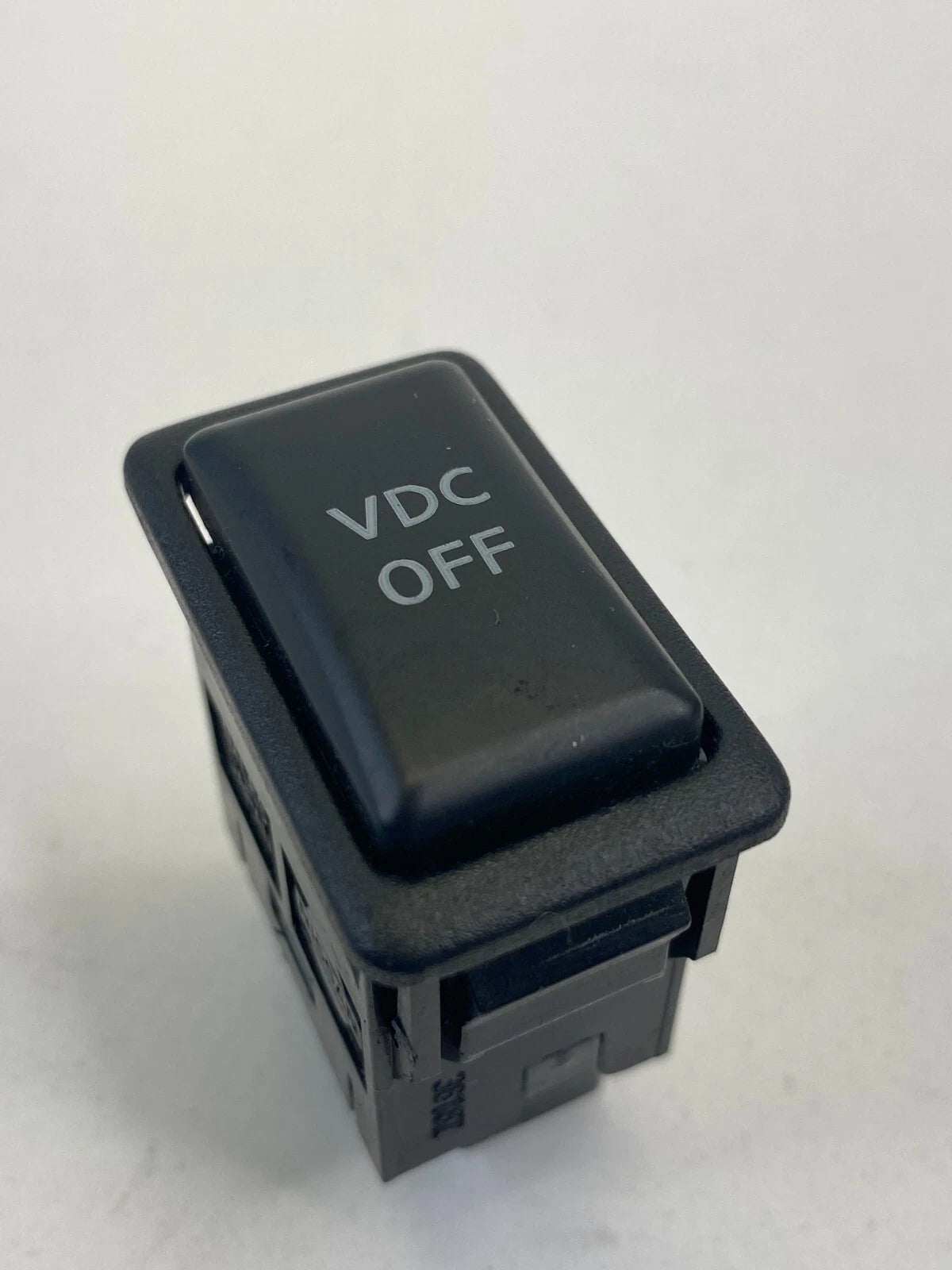 2003 2004 INFINITI G35N COUPE 3.5L V6 VEHICLE DYNAMICS CONTROL TRACTION SWITCH