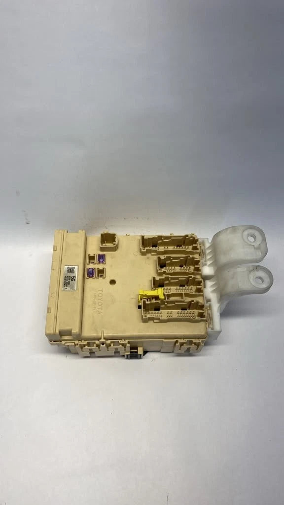 2014-2016 TOYOTA COROLLA FUSE BOX CABIN JUNCTION MULTIPLEX NETWORK 89221-02370