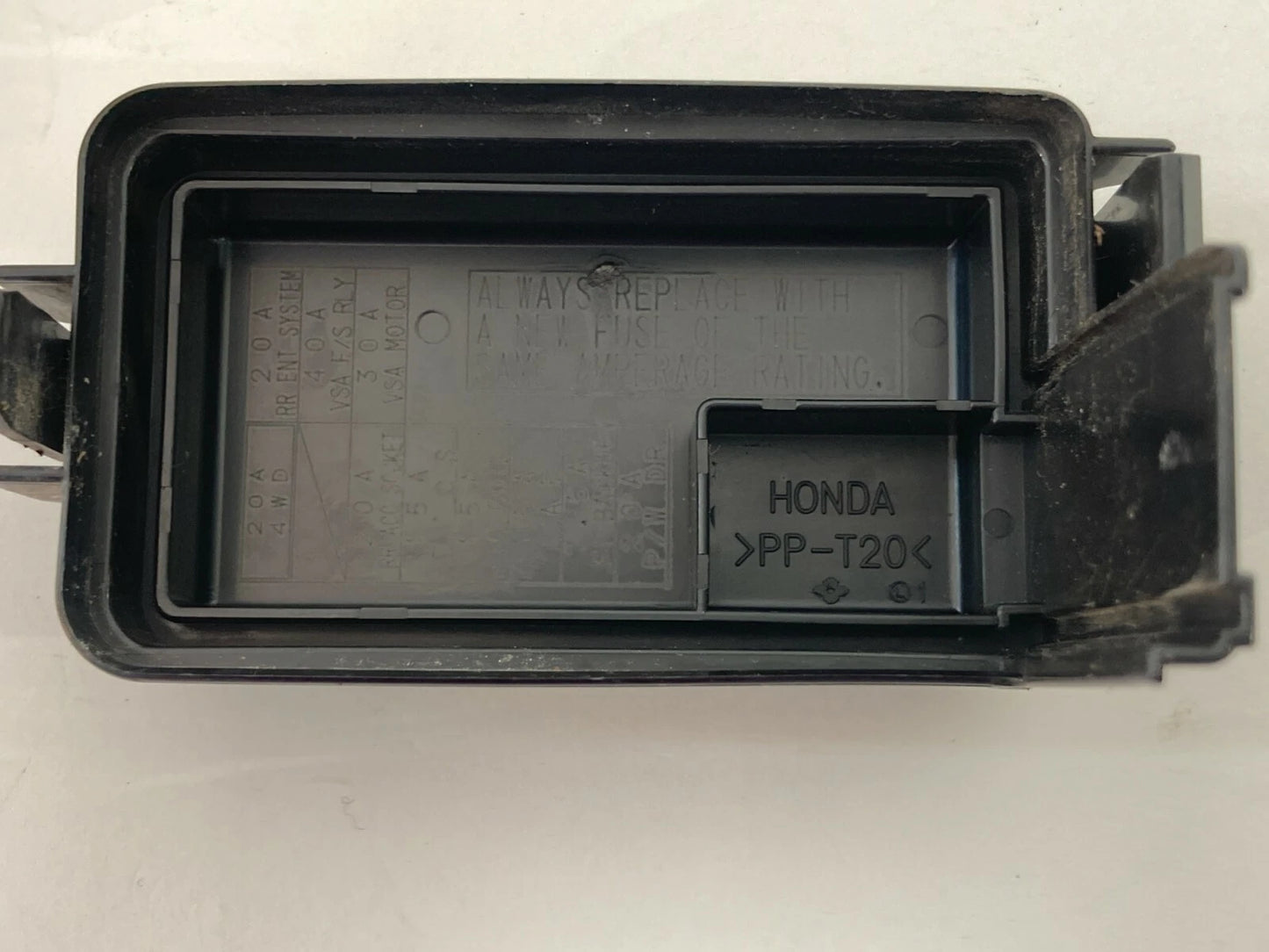 2005 2006 ACURA MDX 3.5L V6 A/T ENGINE COMPARTMENT FUSE BOX UNDER HOOD OEM