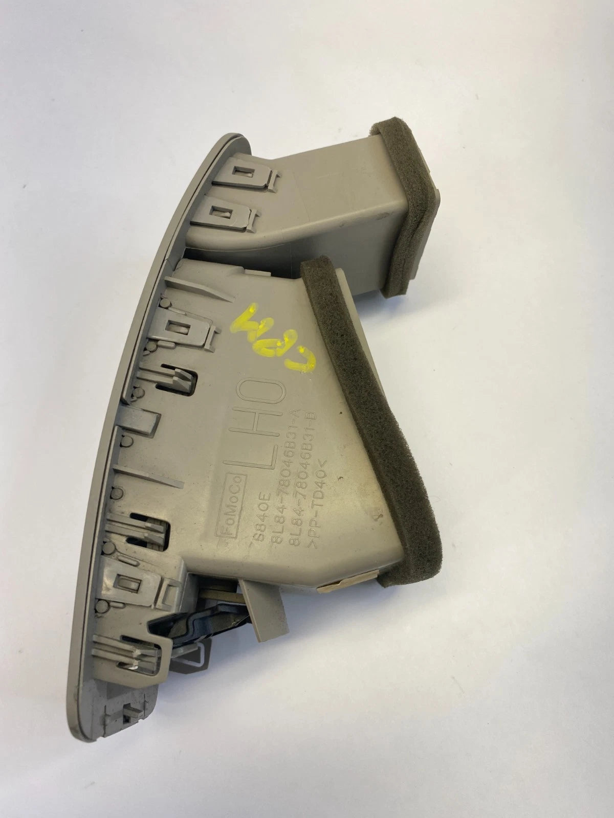 2008-2012 FORD ESCAPE DASH LEFT SIDE A/C AIR VENT GRILL DUCT 8L84-78046B31-A OEM