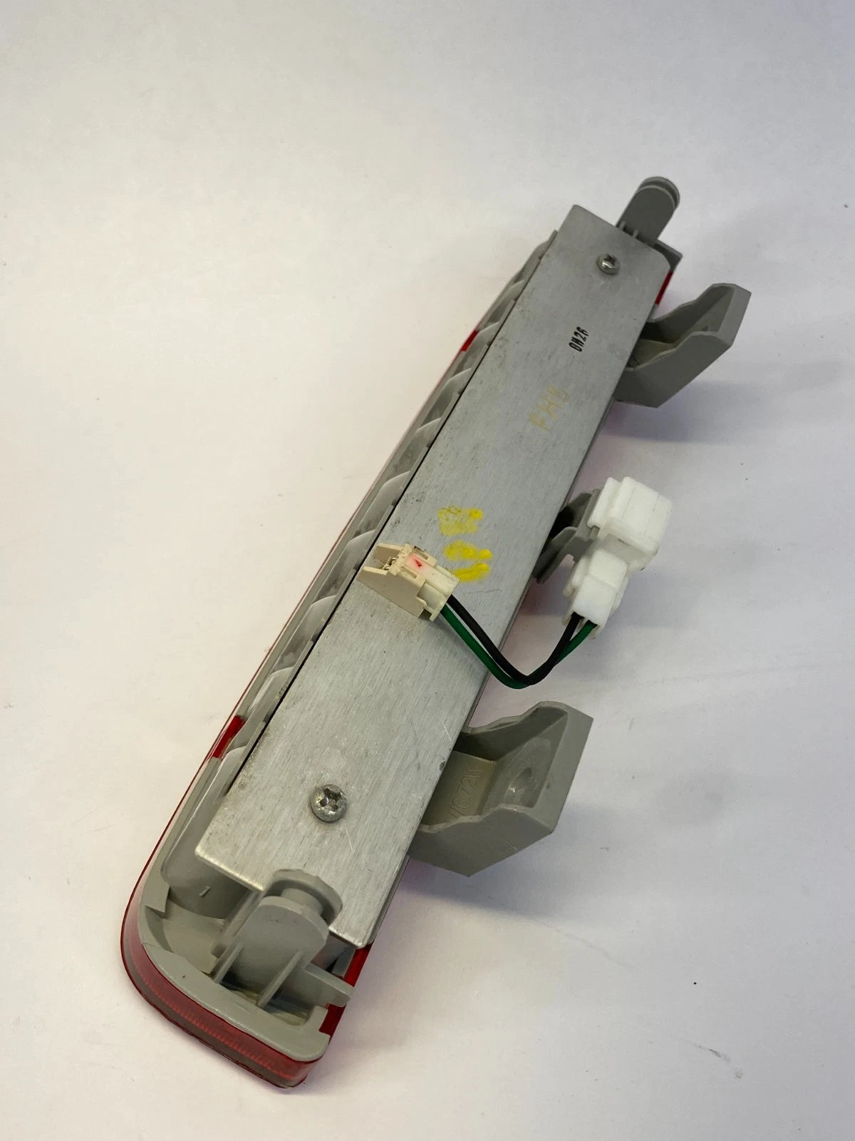 2010-2013 KIA SOUL WAGON HIGH MOUNTED THIRD 3RD BRAKE LIGHT LAMP 92701-2K0 OEM