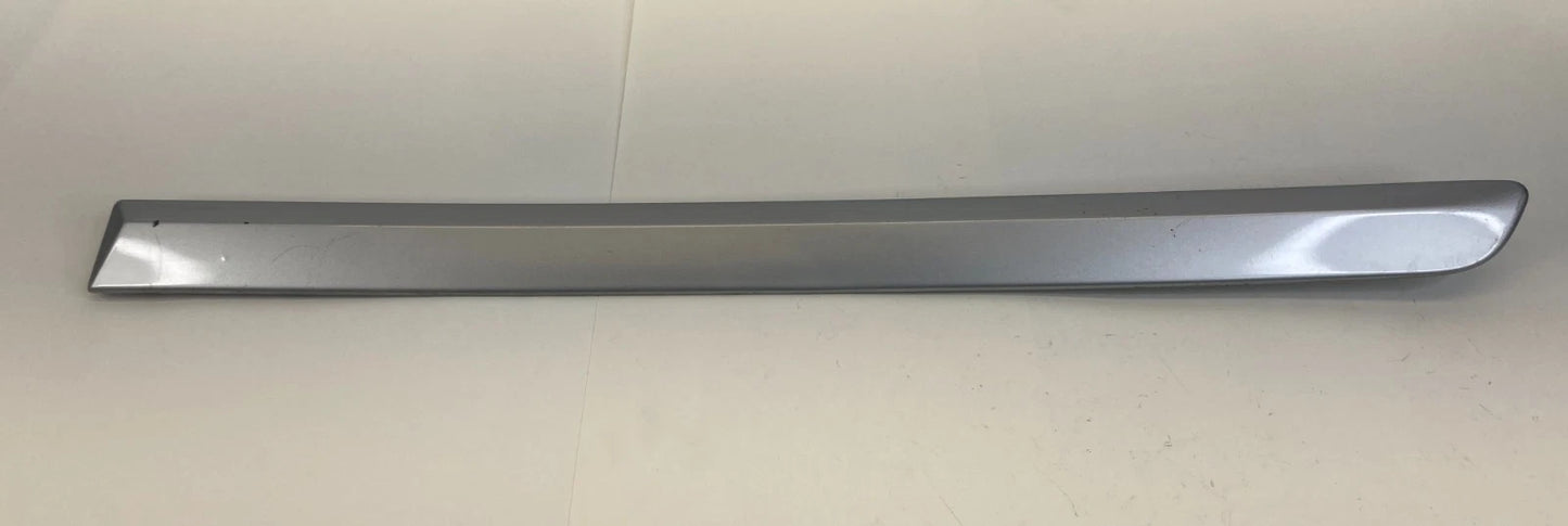 2004-2011 VOLVO S40 SEDAN EXTERIOR REAR LEFT DOOR MOLDING TRIM BEZEL 39987038