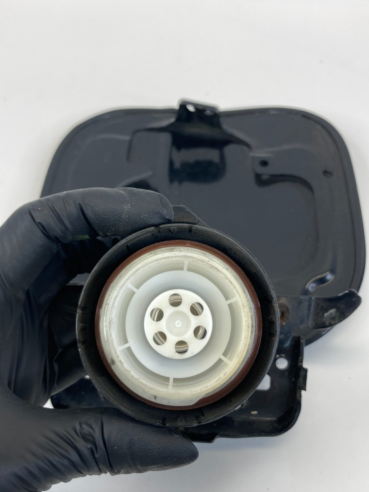 08 09 10 11 12 Honda Accord Fuel Filler Door Gas Lid Cover w/ Tank Cap OEM