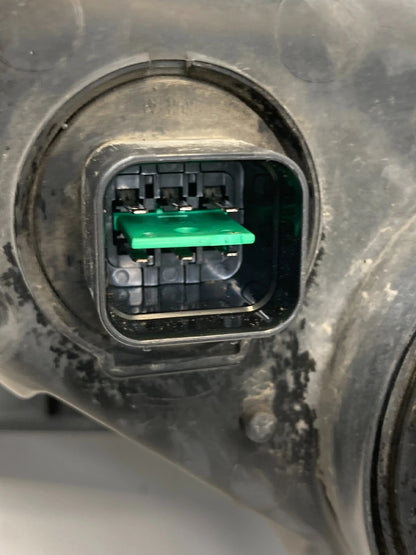 11-14 HYUNDAI SONATA FRONT LEFT DRIVER HEADLIGHT HEADLAMP HALOGEN 92101-3Q OEM