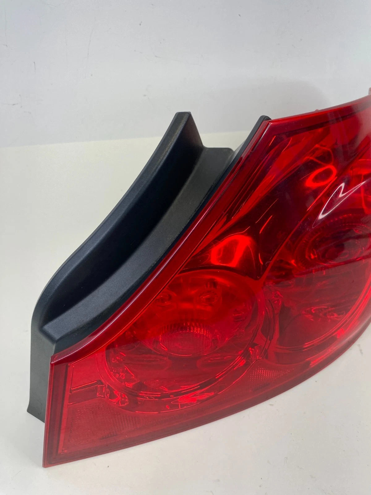 2009-2013 Infiniti G37 Sedan Rear Right Side Tail Light Taillight Outer Lamp OEM