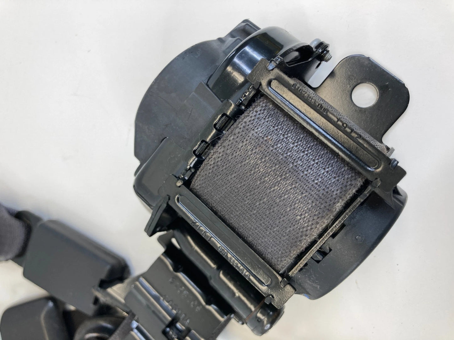 2011-2017 Chevrolet Traverse Front Left Driver Seat Belt Retractor Pretensioner