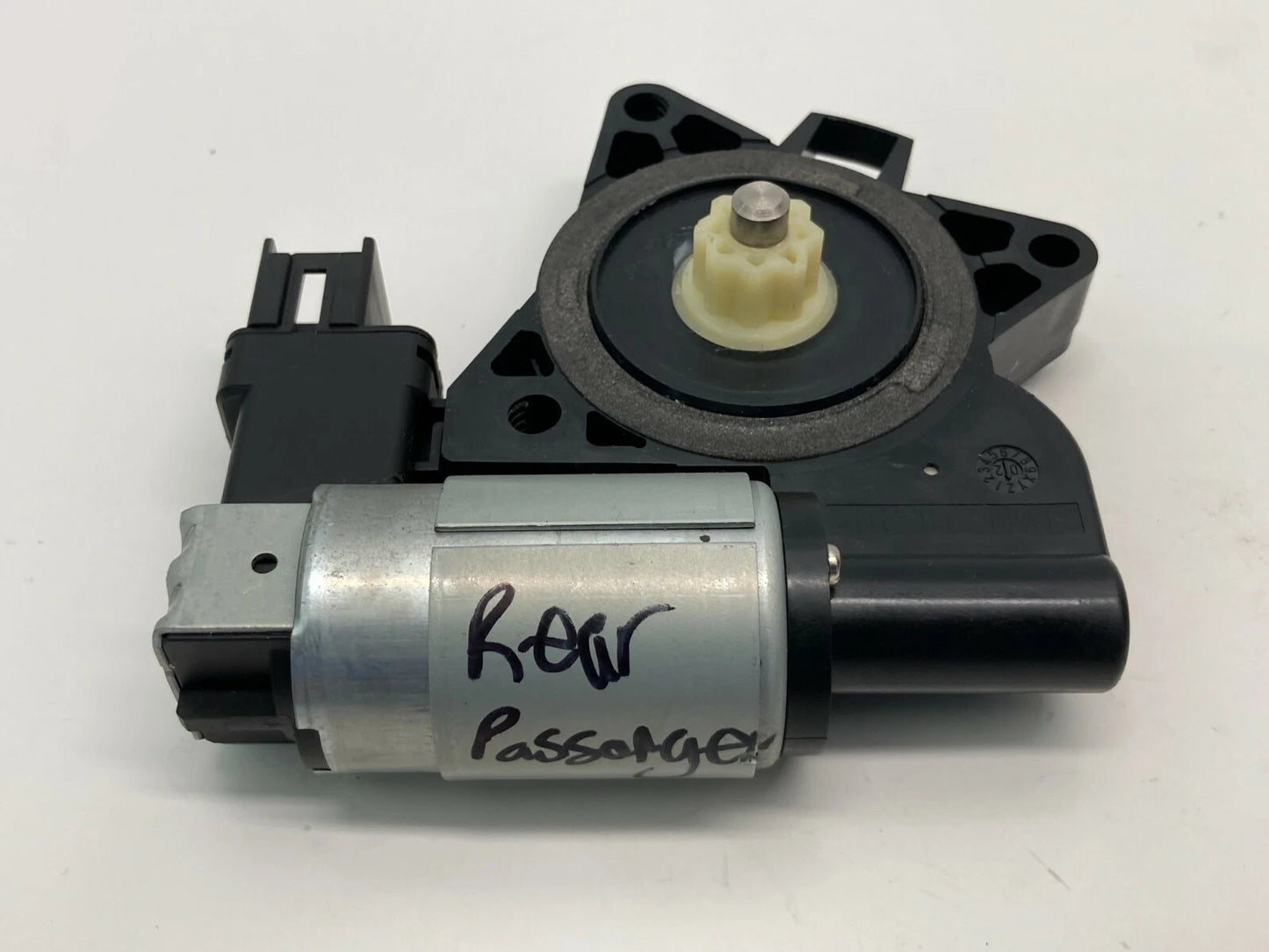 2003-2008 MAZDA 6 REAR RIGHT BACK SIDE DOOR POWER WINDOW MOTOR G22C-5958X OEM
