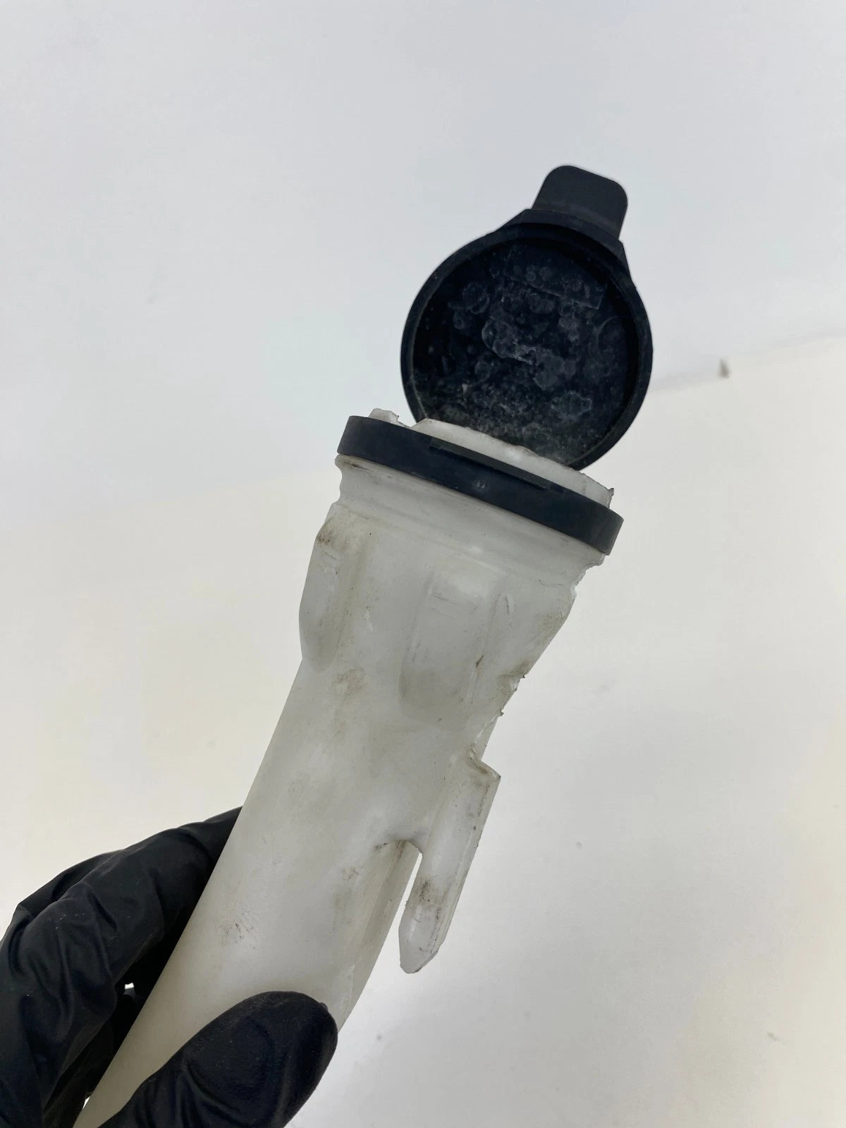 2010-2016 Buick LaCrosse Windshield Washer Fluid Reservoir Filler Tube 13315610