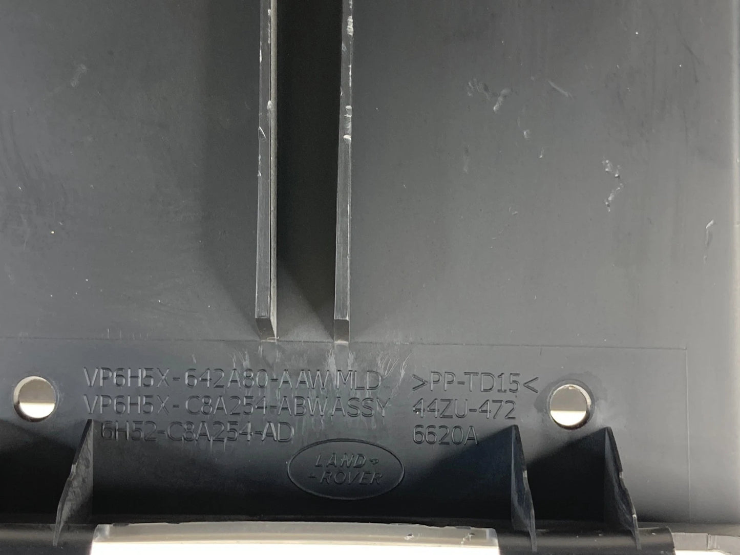 2008-2012 LAND ROVER LR2 CENTER DASH STORAGE COMPARTMENT BOX 6H52-C8A25-AD OEM