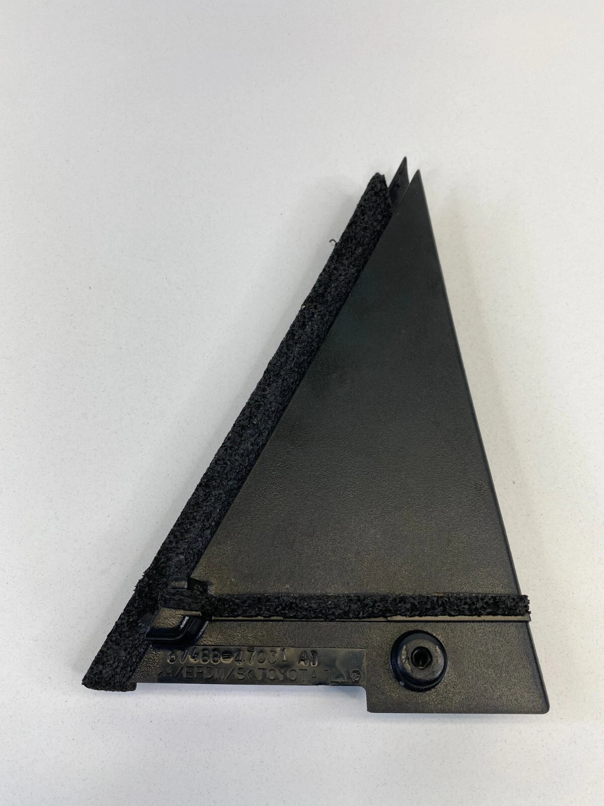 04-09 TOYOTA PRIUS REAR LEFT SIDE DOOR INNER CORNER COVER TRIM 67488-47031 OEM