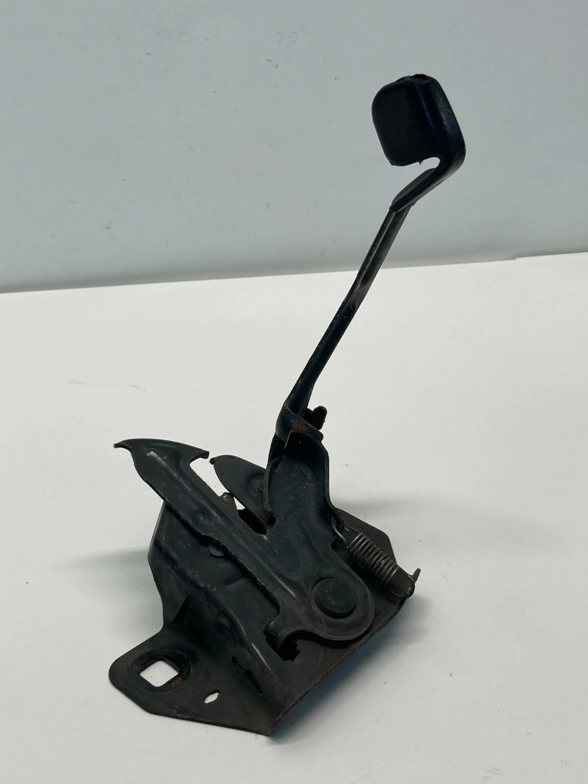 2001-2007 CHRYSLER TOWN & COUNTRY FRONT HOOD LOCK LATCH RELEASE HANDLE OEM
