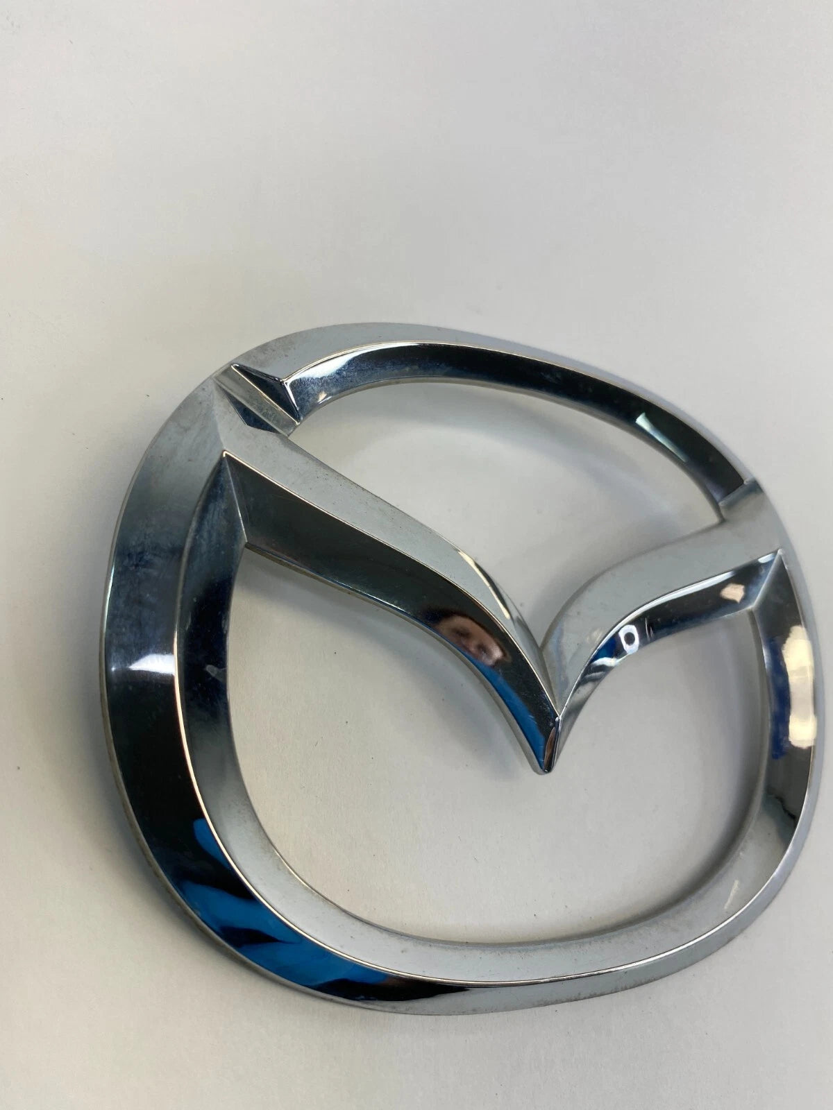 2000-2006 MAZDA MPV REAR TRUNK LOGO EMBLEM BADGE LC62-51-730 OEM