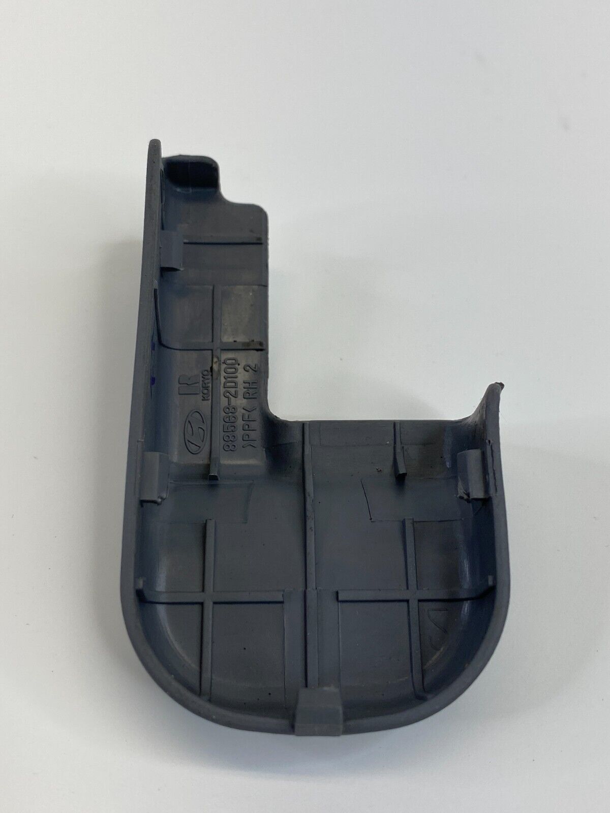 00-06 Hyundai Elantra Front Seat Track Rear Right Inner Cover Cap 88568-2D100