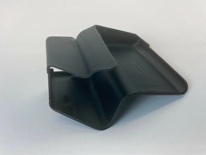 04-06 KIA AMANTI FRONT RIGHT PASSENGER SEAT RAIL TRACK END COVER 88568-3F002 OEM
