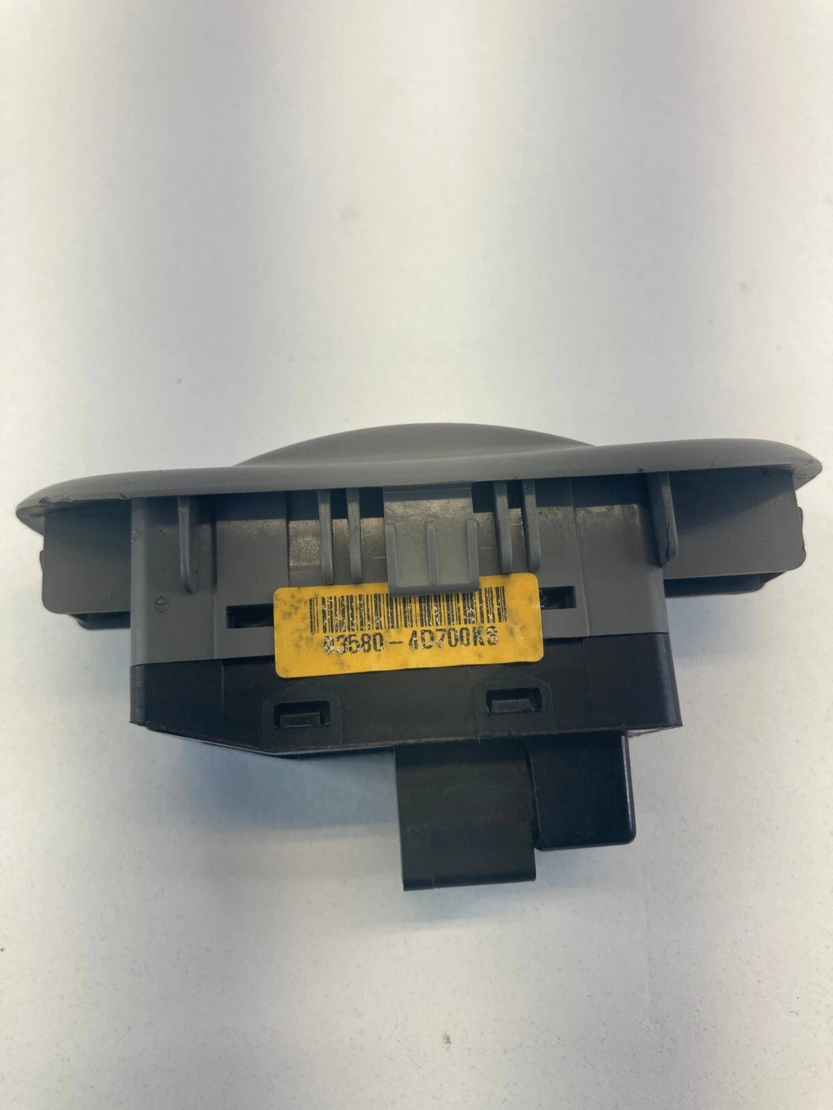 2006-2012 KIA SEDONA REAR RIGHT PASSENGER DOOR POWER WINDOW SWITCH 93580-4D700KS