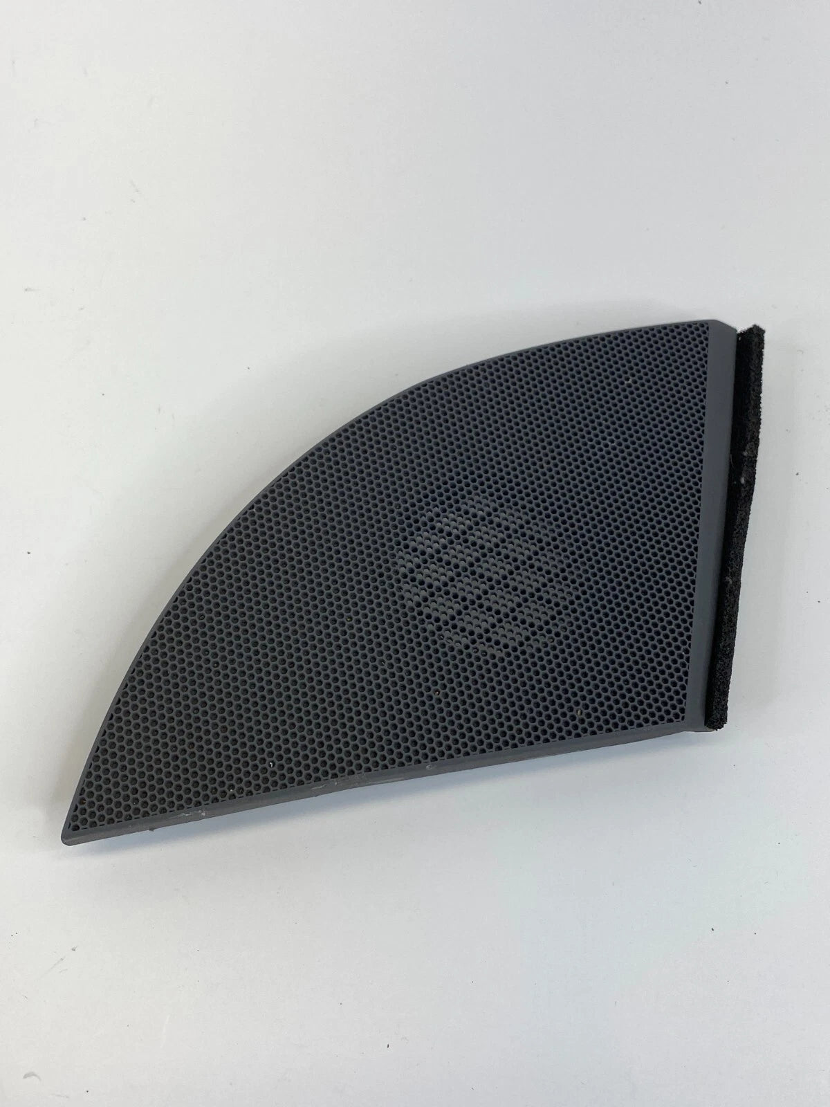 04-10 TOYOTA SIENNA UPPER DASH RIGHT SIDE SPEAKER TRIM GRILL COVER 55473-AE010