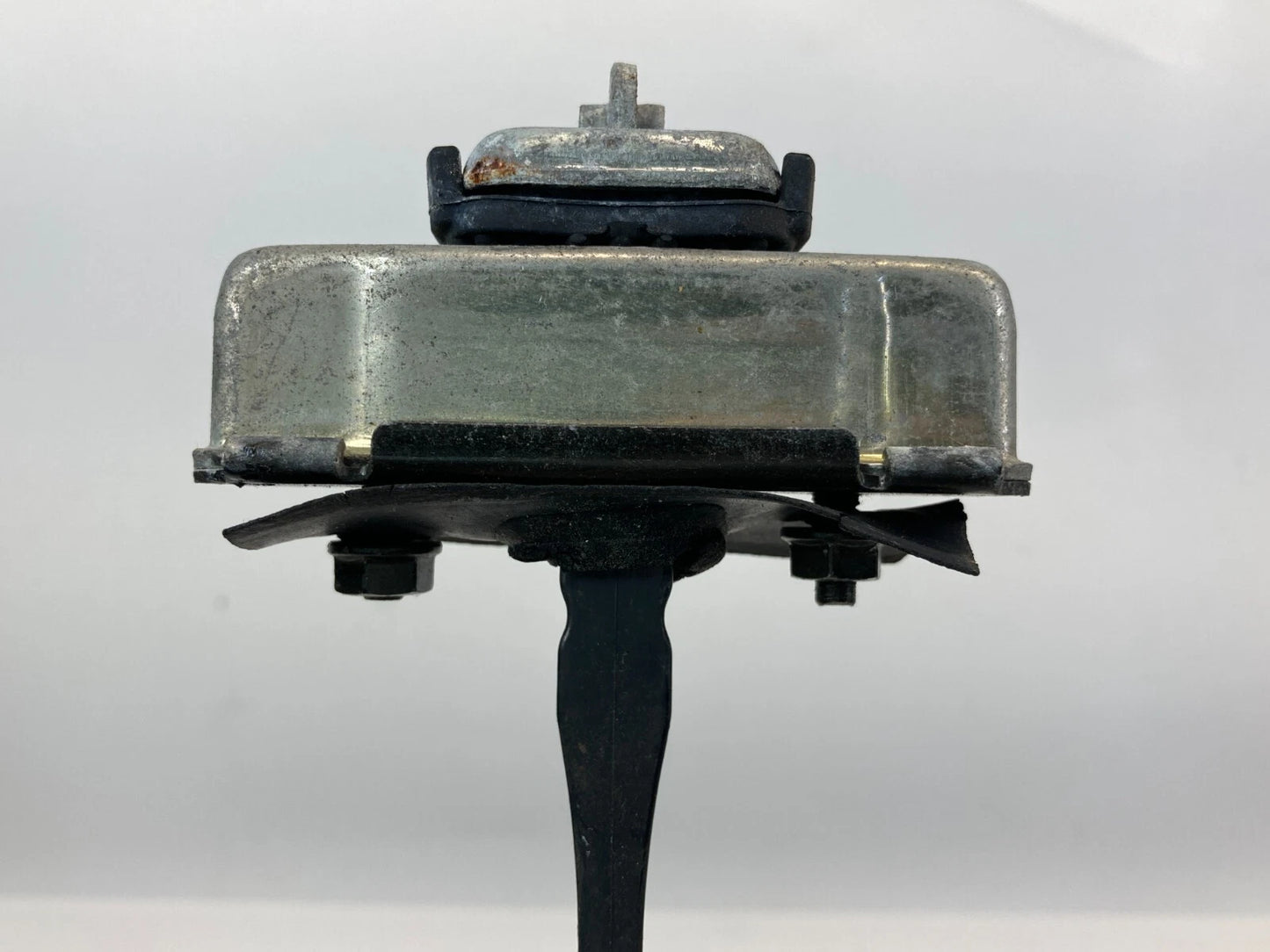 2004 2005 2006 ACURA TL REAR RIGHT SIDE DOOR CHECK STOP STOPPER DETENT