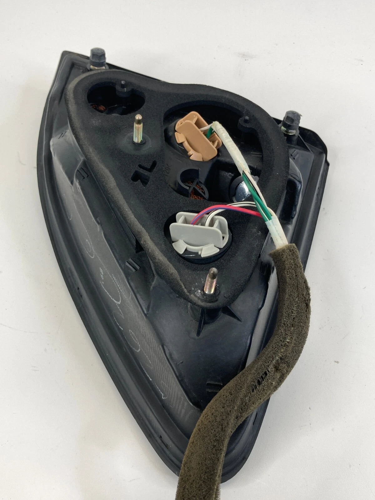 2001-2003 LEXUS RX300 REAR LEFT SIDE INNER TRUNK LID TAIL LIGHT TAILLIGHT OEM