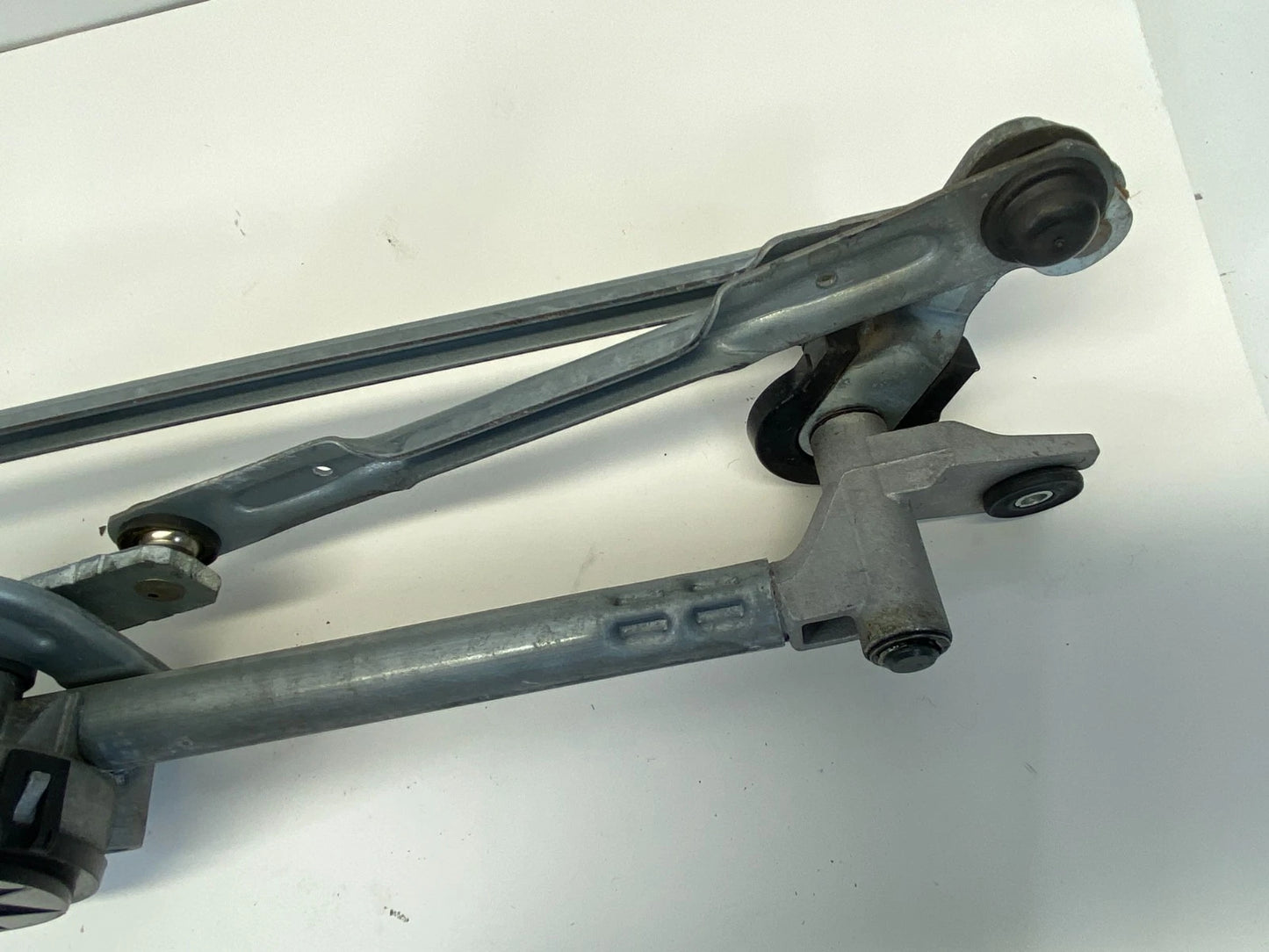 13-18 HYUNDAI SANTA FE SPORT FRONT WIPER MOTOR TRANSMISSION LINKAGE ASSEMBLY OEM
