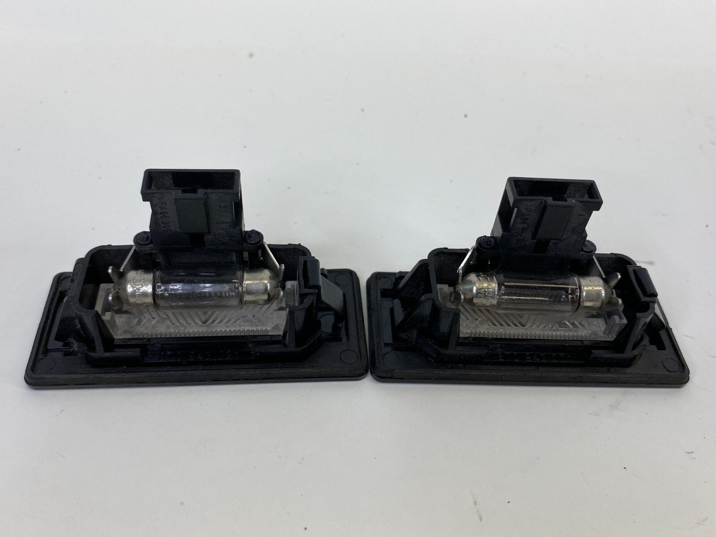 2009-2012 Audi A4 Quattro Rear Trunk Lid License Plate Light Lamp Set Pair OEM
