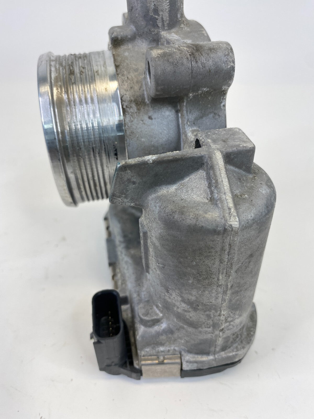 2014-2018 Ford Focus 2.0L L4 16V A/T Throttle Body Throttle Valve DS7E-9F991-BB