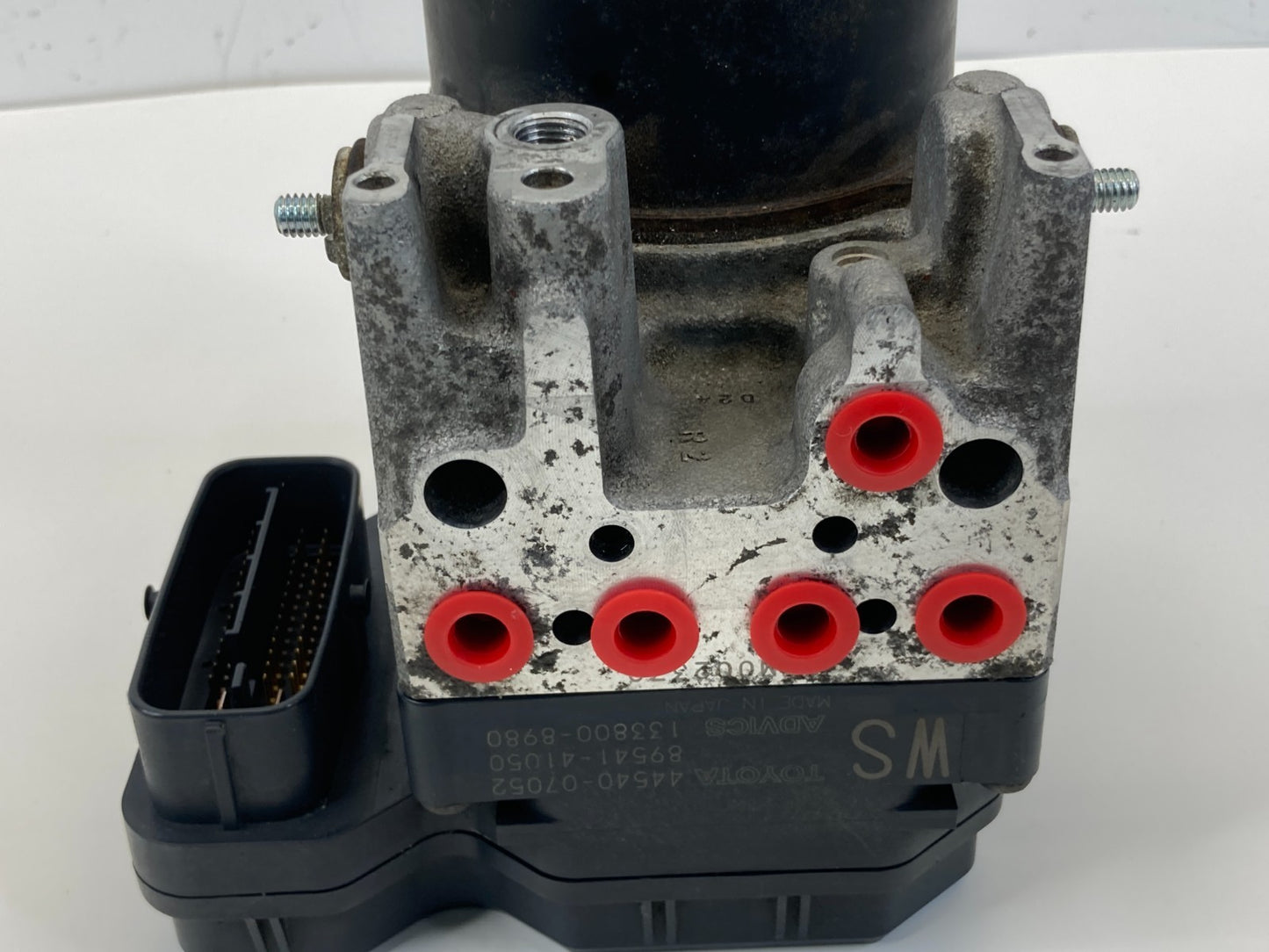 2011 Toyota Avalon 3.5L FWD ABS Anti Lock Brake Pump Module 44540-07052 OEM