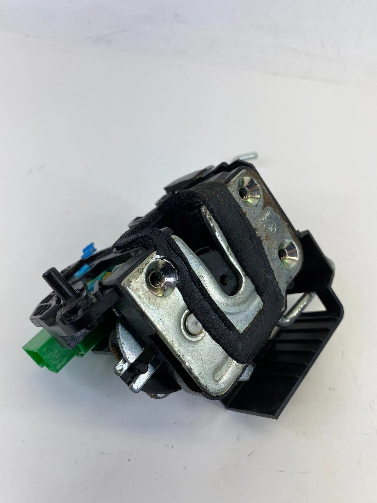 2012-2017 HYUNDAI ACCENT REAR PASSENGER SIDE DOOR LOCK LATCH OEM FACTORY A045035