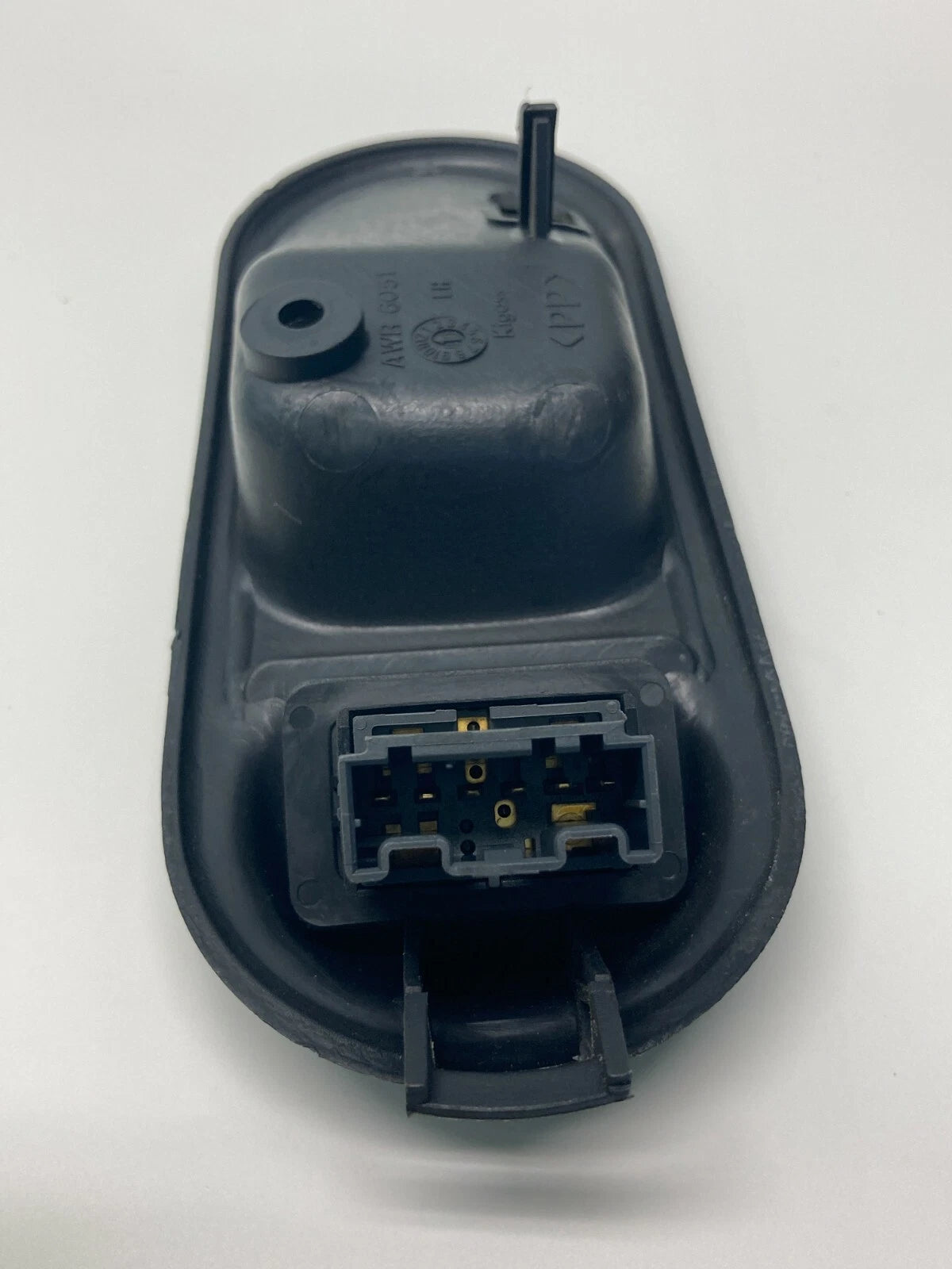 99-02 LAND ROVER DISCOVERY FRONT LEFT DOOR HANDLE BEZEL W/ WINDOW SWITCH AWR6051