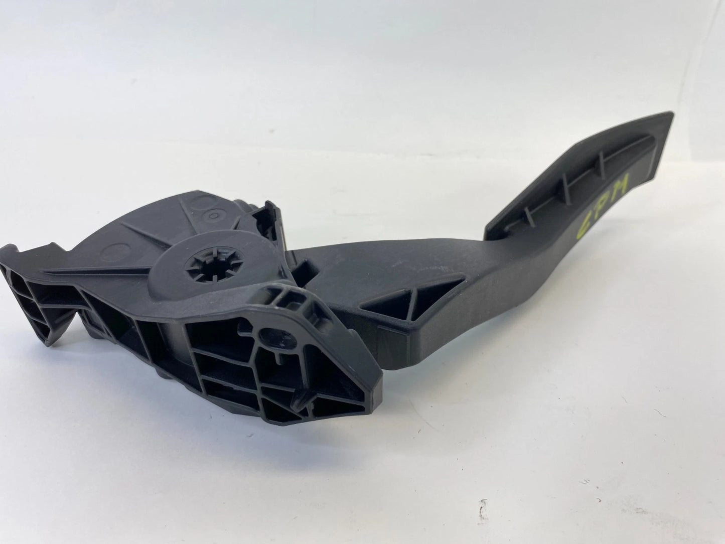 2011-2017 BUICK REGAL CXL ELECTRONIC ACCELERATOR GAS PEDAL ASSEMBLY 13237352 OEM