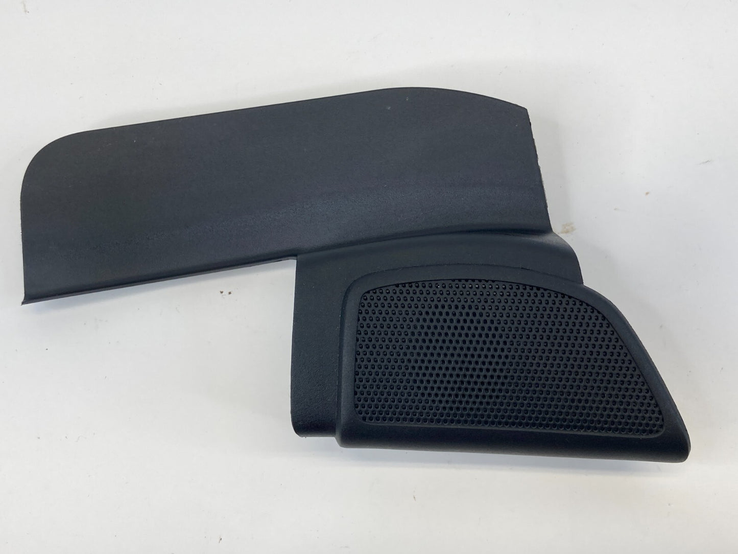 2012-2018 Ford Focus Front Right Side Door Tweeter Cover Trim BM51-18C862A