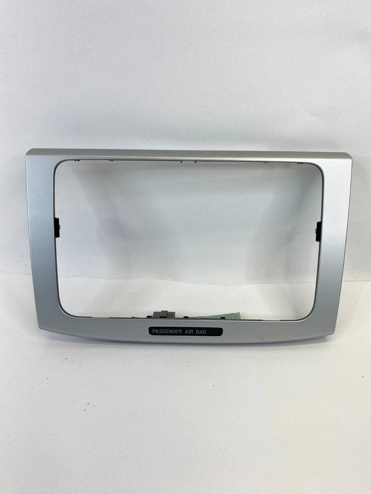 2006-2010 VW VOLKSWAGEN PASSAT INSTRUMENT PANEL DASH RADIO BEZEL TRIM SURROUND