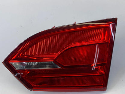 2011-2014 VOLKSWAGEN JETTA TAILLIGHT INNER REAR RIGHT PASSENGER SIDE OEM FACTORY