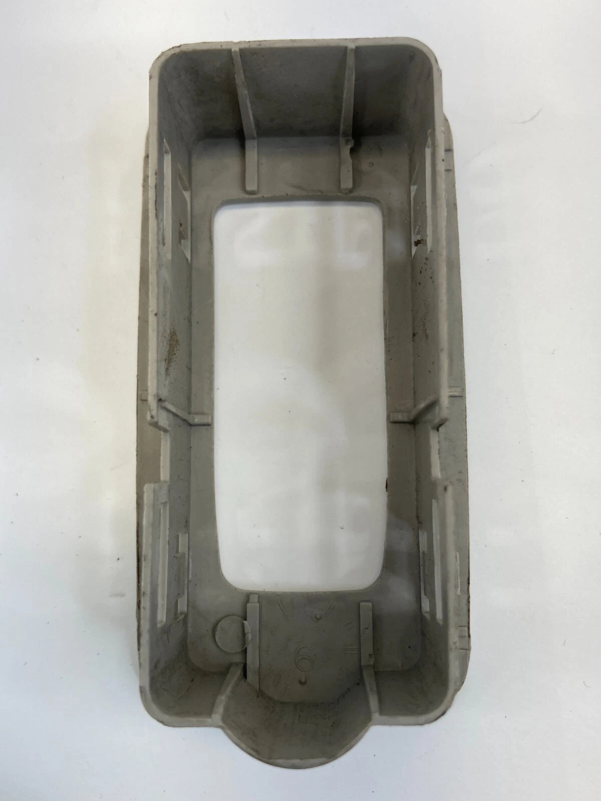 2006 2007 CHRYSLER 300 REAR RIGHT SIDE DOOR WINDOW SWITCH COVER BEZEL 1052530AB
