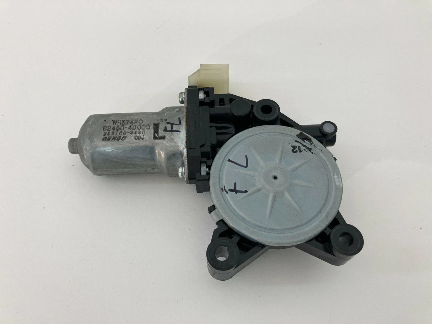 2007 2008 HYUNDAI ENTOURAGE FRONT LEFT DRIVER SIDE DOOR WINDOW MOTOR 82450-4D000